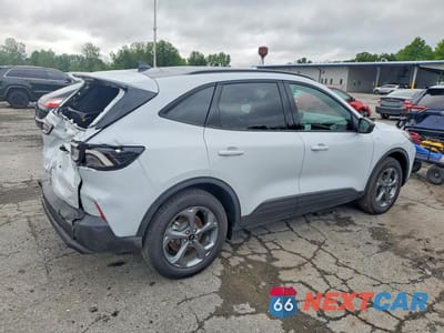 Trzecie zdjęcie samochodu z tyłu: 2026 FORD ESCAPE ST LINE VIN:1FMCU9MN2TUA40715 - miniatura