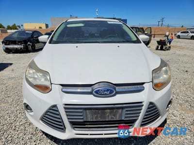 Piąte zdjęcie samochodu w środku: 2012 FORD FOCUS SE VIN:1FAHP3F25CL196809 - miniatura