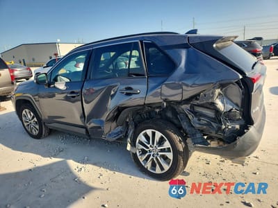 Drugie zdjęcie samochodu z przodu: 2022 TOYOTA RAV4 XLE PREMIUM VIN:2T3A1RFV3NC272507 - miniatura