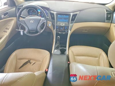 Zdjęcie 8 z 12 samochodu: 2013 HYUNDAI SONATA HYBRID VIN:KMHEC4A43DA068147 - miniatura