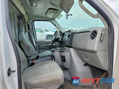 Zdjęcie 10 z 12 samochodu: 2017 FORD ECONOLINE E350 SUPER DUTY CUTAWAY VAN VIN:1FDWE3F68HDC39045 - miniatura