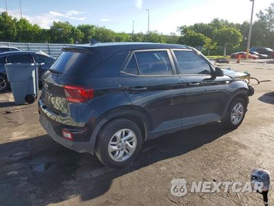 Trzecie zdjęcie samochodu z tyłu: 2021 HYUNDAI VENUE SE VIN:KMHRB8A39MU115103 - miniatura