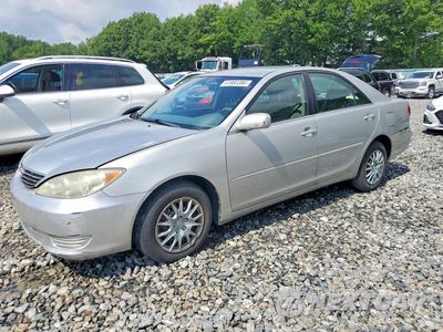 2005 TOYOTA CAMRY LE 4T1BE32K55U009492 - główne zdjęcie licytacji z USA - miniatura