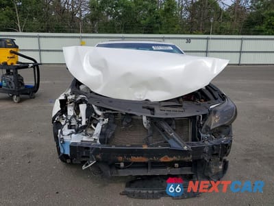 Piąte zdjęcie samochodu w środku: 2016 TOYOTA AVALON XLE PLUS VIN:4T1BK1EB9GU200943 - miniatura