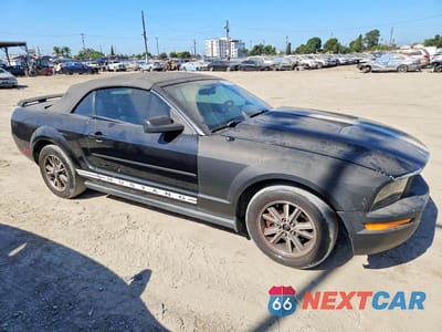 Czwarte zdjęcie samochodu z boku: 2005 FORD MUSTANG VIN:1ZVFT84N255237246 - miniatura