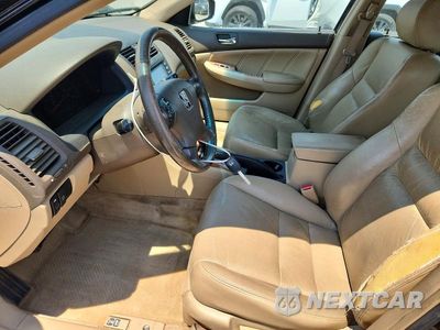 Zdjęcie 13 z 26 samochodu: 2004 HONDA ACCORD EX VIN:1HGCM66534A054725 - miniatura