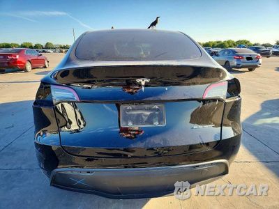 Zdjęcie 6 z 13 samochodu: 2024 TESLA MODEL Y VIN:7SAYGDEE6RA325311 - miniatura