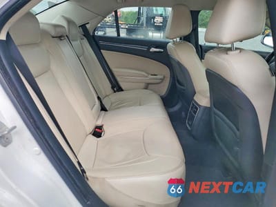Zdjęcie 10 z 12 samochodu: 2015 CHRYSLER 300 LIMITED VIN:2C3CCAAG1FH786034 - miniatura