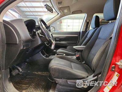 Zdjęcie 7 z 13 samochodu: 2016 MITSUBISHI OUTLANDER SE VIN:JA4AZ3A30GZ064219 - miniatura