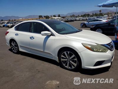 Czwarte zdjęcie samochodu z boku: 2016 NISSAN ALTIMA 2.5 SR VIN:1N4AL3AP2GC117490 - miniatura