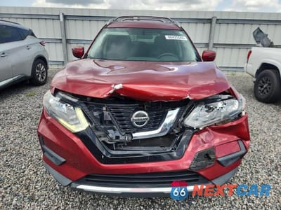 Piąte zdjęcie samochodu w środku: 2018 NISSAN ROGUE SV VIN:5N1AT2MT3JC841981 - miniatura