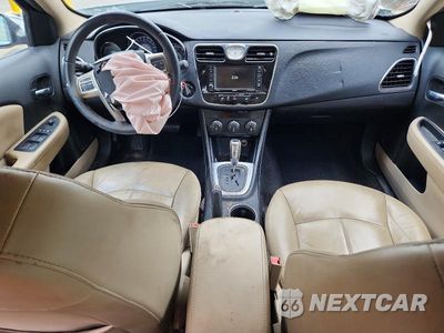 Zdjęcie 8 z 12 samochodu: 2012 CHRYSLER 200 LIMITED VIN:1C3CCBCB7CN307383 - miniatura