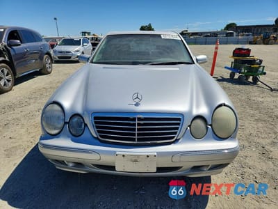 Piąte zdjęcie samochodu w środku: 2002 MERCEDES-BENZ E 320 VIN:WDBJF65J52B412959 - miniatura