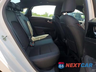 Zdjęcie 10 z 12 samochodu: 2020 KIA FORTE GT VIN:3KPF44AC7LE214817 - miniatura