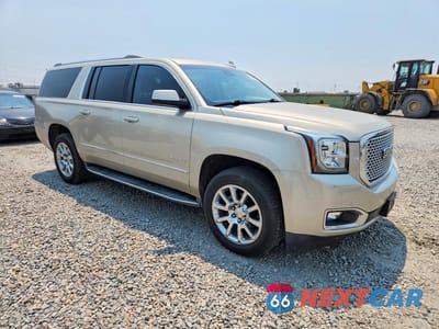 Czwarte zdjęcie samochodu z boku: 2017 GMC YUKON XL DENALI VIN:1GKS2HKJ0HR147583 - miniatura