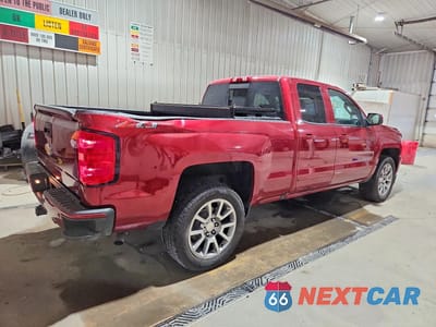 Trzecie zdjęcie samochodu z tyłu: 2018 CHEVROLET SILVERADO K1500 LT VIN:1GCVKREC9JZ235811 - miniatura