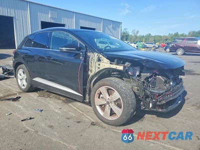 Czwarte zdjęcie samochodu z boku: 2024 AUDI Q4 E-TRON PREMIUM VIN:WA1KUBFZ5RP074656 - miniatura