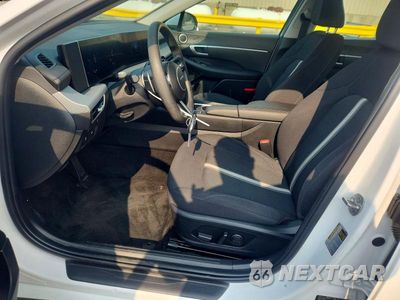 Zdjęcie 7 z 13 samochodu: 2025 HYUNDAI SONATA SEL VIN:KMHL64JA0SA468054 - miniatura