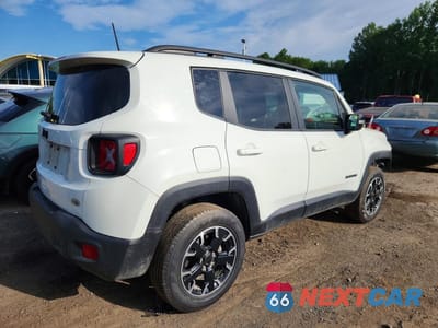 Trzecie zdjęcie samochodu z tyłu: 2023 JEEP RENEGADE LATITUDE VIN:ZACNJDB12PPP44622 - miniatura