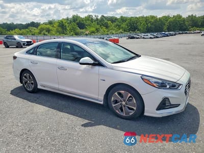 Czwarte zdjęcie samochodu z boku: 2019 HYUNDAI SONATA HYBRID LIMITED VIN:KMHE34L35KA087901 - miniatura