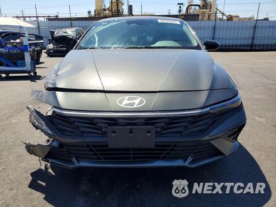 Piąte zdjęcie samochodu w środku: 2025 HYUNDAI ELANTRA SEL SPORT VIN:KMHLM4DG0SU011720 - miniatura