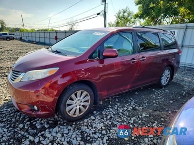 2014 TOYOTA SIENNA XLE 7-PASSENGER 5TDDK3DC5ES078618 - główne zdjęcie licytacji z USA - miniatura
