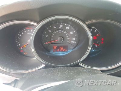 Zdjęcie 9 z 13 samochodu: 2013 KIA SORENTO LX VIN:5XYKT3A69DG381206 - miniatura