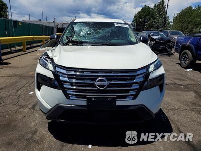 Piąte zdjęcie samochodu w środku: 2026 NISSAN ROGUE VIN:5N1BT3AB3TC674756 - miniatura