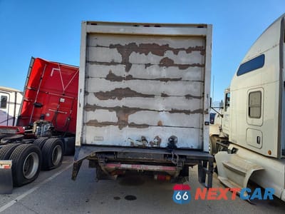 Zdjęcie 6 z 12 samochodu: 2011 ISUZU NPR HD BOX TRUCK VIN:JALC4W164B7002981 - miniatura