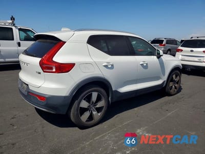 Trzecie zdjęcie samochodu z tyłu: 2019 VOLVO XC40 T5 MOMENTUM VIN:YV4162UK5K2111545 - miniatura