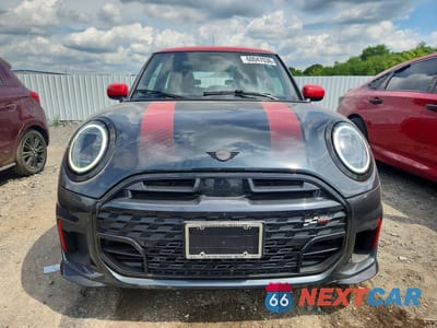 Piąte zdjęcie samochodu w środku: 2025 MINI COOPER JOHN COOPER WORKS VIN:WMW33GD03S2W89852 - miniatura