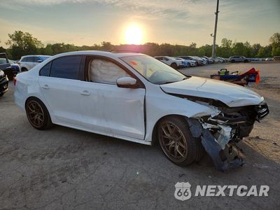 Czwarte zdjęcie samochodu z boku: 2015 VOLKSWAGEN JETTA SE VIN:3VWD17AJ3FM231993 - miniatura