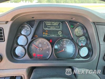 Zdjęcie 9 z 13 samochodu: 2016 PETERBILT 579 SEMI TRUCK VIN:1XPBA48X2GD339858 - miniatura