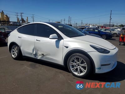 Czwarte zdjęcie samochodu z boku: 2022 TESLA MODEL Y VIN:7SAYGDEE5NF386307 - miniatura