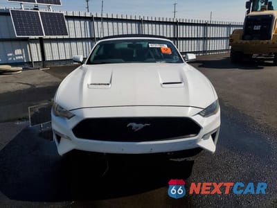 Piąte zdjęcie samochodu w środku: 2019 FORD MUSTANG VIN:1FATP8UHXK5182048 - miniatura