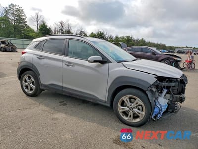 Czwarte zdjęcie samochodu z boku: 2023 HYUNDAI KONA SEL VIN:KM8K3CAB5PU032555 - miniatura