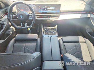 Zdjęcie 8 z 12 samochodu: 2026 BMW 530 I VIN:WBA43FJ04TCW12387 - miniatura