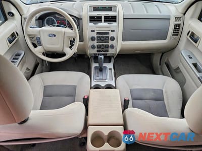 Zdjęcie 8 z 12 samochodu: 2008 FORD ESCAPE XLT VIN:1FMCU03118KC98348 - miniatura