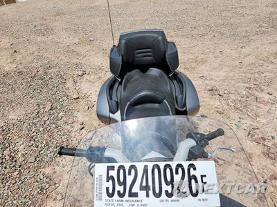 Piąte zdjęcie samochodu w środku: 2012 CAN-AM SPYDER ROADSTER RTS VIN:2BXJBWC17CV000939 - miniatura