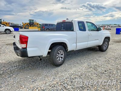 Trzecie zdjęcie samochodu z tyłu: 2018 TOYOTA TACOMA SR5 V6 VIN:5TFSZ5AN8JX148136 - miniatura