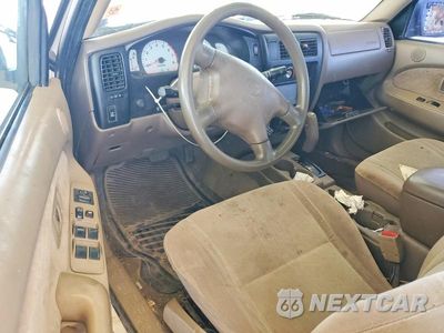 Zdjęcie 8 z 12 samochodu: 2002 TOYOTA TACOMA DOUBLE CAB PRERUNNER VIN:5TEGM92N62Z020109 - miniatura
