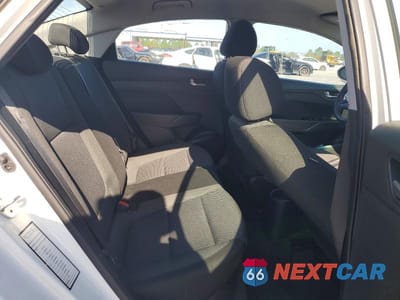 Zdjęcie 10 z 12 samochodu: 2019 HYUNDAI ACCENT SE VIN:3KPC24A35KE061796 - miniatura