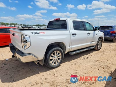 Trzecie zdjęcie samochodu z tyłu: 2016 TOYOTA TUNDRA CREWMAX SR5 VIN:5TFEY5F11GX199234 - miniatura
