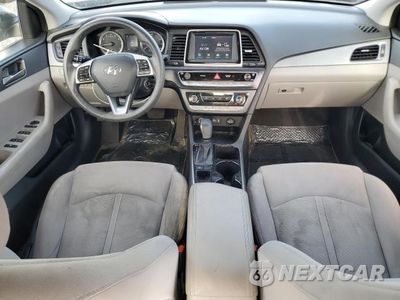 Zdjęcie 8 z 13 samochodu: 2019 HYUNDAI SONATA SE VIN:5NPE24AF8KH732134 - miniatura