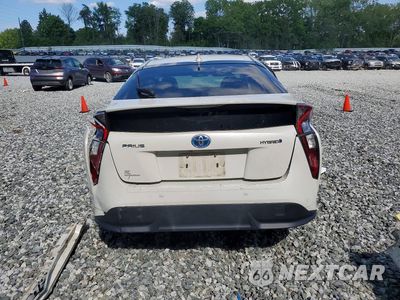 Zdjęcie 6 z 13 samochodu: 2017 TOYOTA PRIUS THREE TOURING VIN:JTDKARFU2H3054141 - miniatura