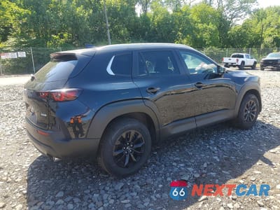 Trzecie zdjęcie samochodu z tyłu: 2026 MAZDA CX-50 PREFERRED VIN:7MMVAABW7TN166940 - miniatura