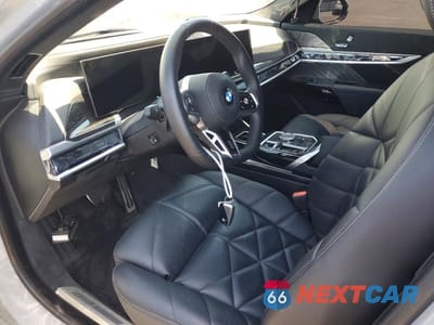 Zdjęcie 8 z 12 samochodu: 2025 BMW 740 I VIN:WBA23EH01SCU79495 - miniatura