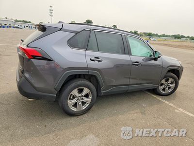 Trzecie zdjęcie samochodu z tyłu: 2024 TOYOTA RAV4 XLE VIN:2T3P1RFV3RC476076 - miniatura