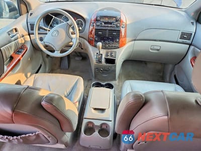 Zdjęcie 8 z 13 samochodu: 2005 TOYOTA SIENNA XLE 7 PASSENGER VIN:5TDZA22C25S342674 - miniatura