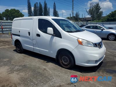 Czwarte zdjęcie samochodu z boku: 2017 NISSAN NV200 SV VIN:3N6CM0KN5HK714072 - miniatura